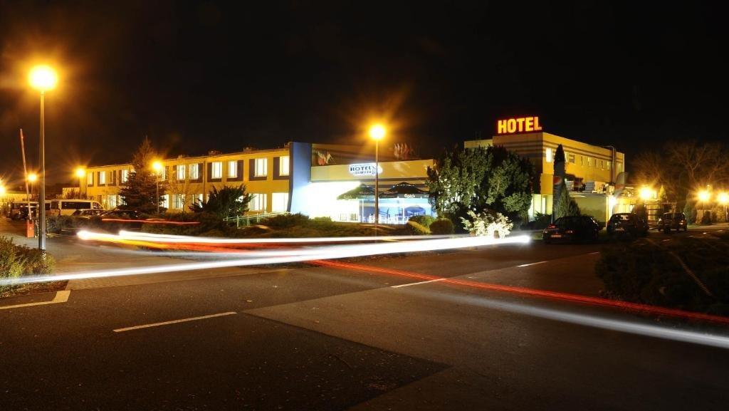 Hotel Zawisza Bydhošť Exteriér fotografie